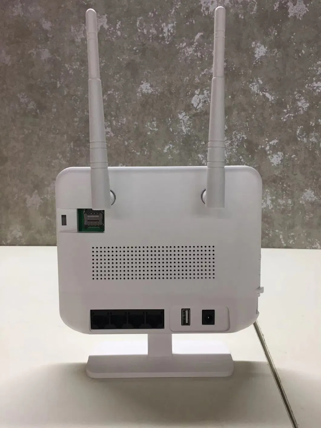 2g 3G 4G LTE CPE CAT6 300Mbps Wireless Network WiFi Router Frequency Can Be Customized Support 32 Devices